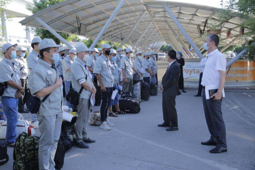 Корея Республикасидан таътилга келган юртдошларимизнинг бир гуруҳи чартер рейсда жўнаб кетди