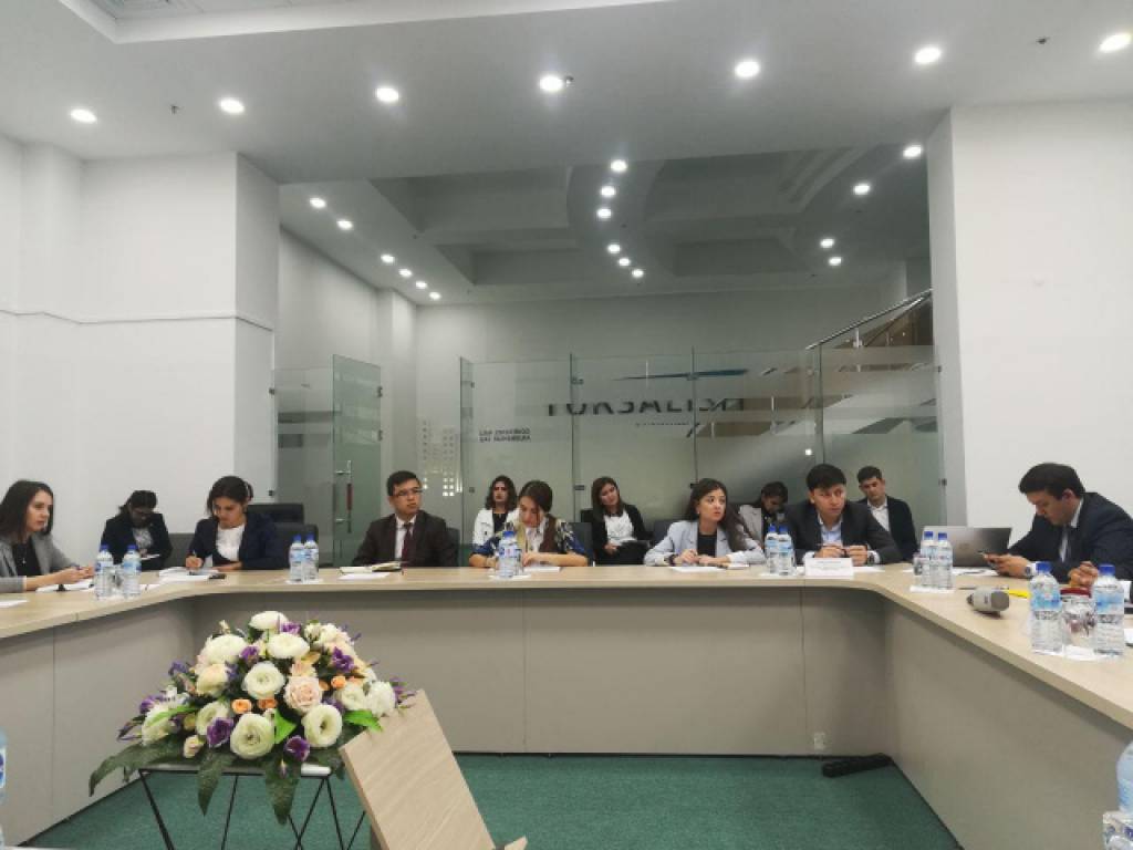 ТАКЛИФ: ҳукумат вакиллари ўзбек тилини билиши шарт!