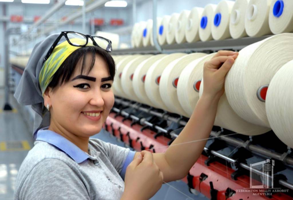Завод хлопка. Bukhara Cotton Textile Узбекистан. Cotton Textile Узбекистан. Текстильное производство. Текстильная промышленность Узбекистана.