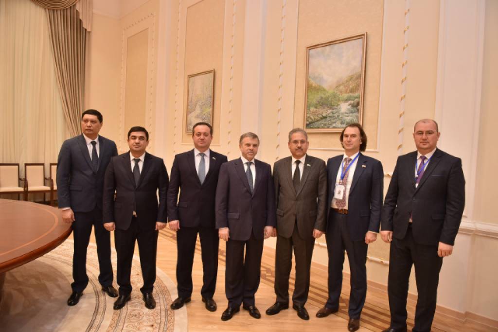 Xalqaro kuzatuvchilar bilan uchrashuvlar