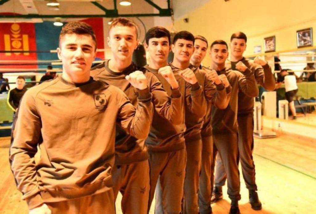 Usbekische Boxer starteten den Wettkampf mit einem Sieg