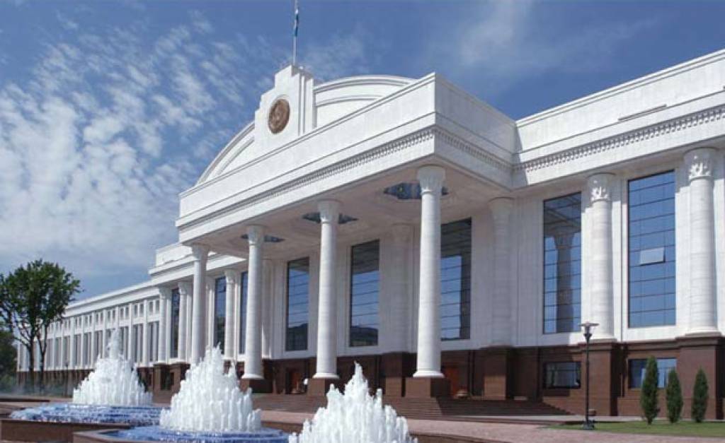Oʻzbekiston Respublikasi Oliy Majlisi Senatining sakkizinchi yalpi majlisi toʻgʻrisida  AXBOROT