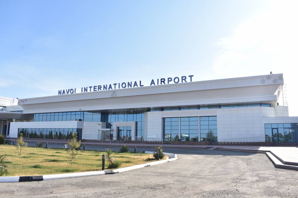 Uzbekistan airports. Международный аэропорт Навои. Аэропорт Навои Узбекистан. Самарканд аэропорт Навои. Навои халқаро аэропорти.