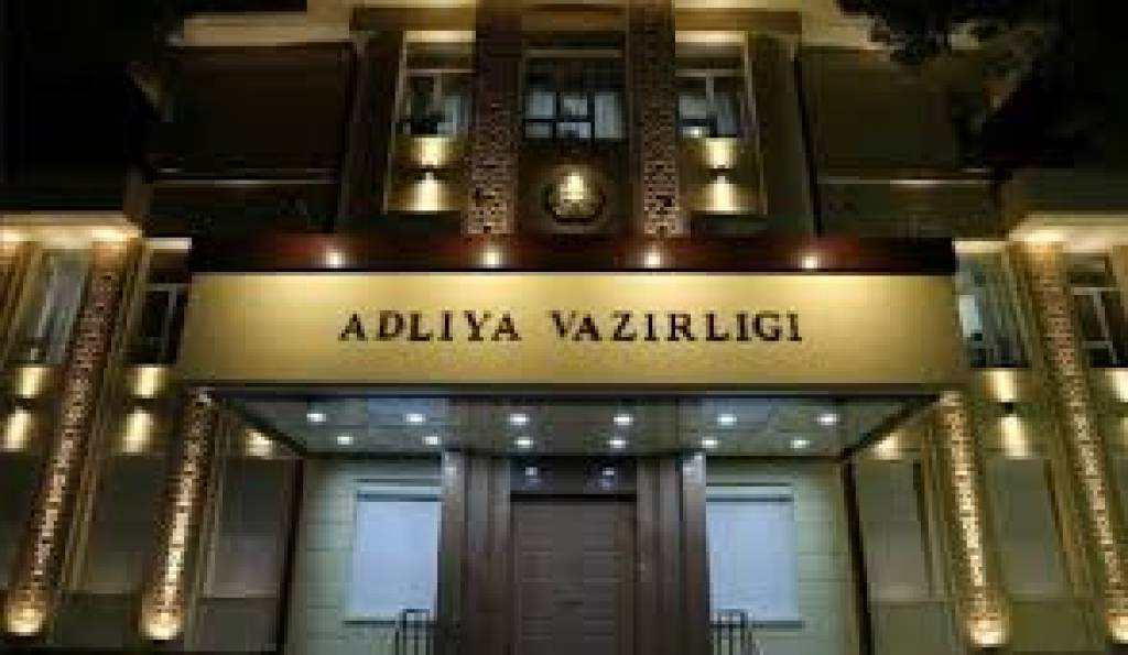  Адлия вазирлиги: Ҳуқуқий маслаҳат зарур бўлганда бизга мурожаат қилинг!