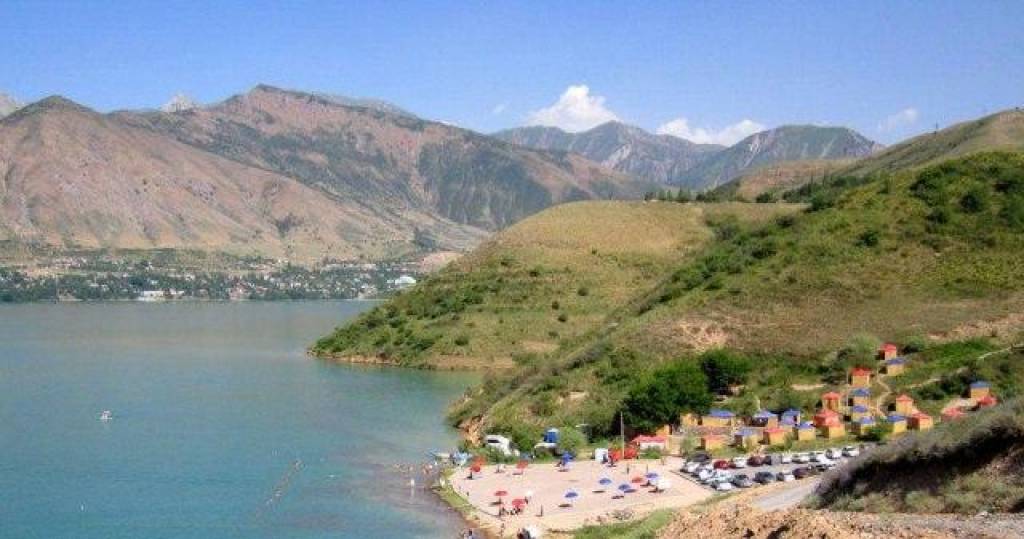 Bo stonliq. Хумсан узбекистан. Экотуризм в узбекистане. Чарвак узбекистан пирамиды. Узбекистан горы юсупхона.