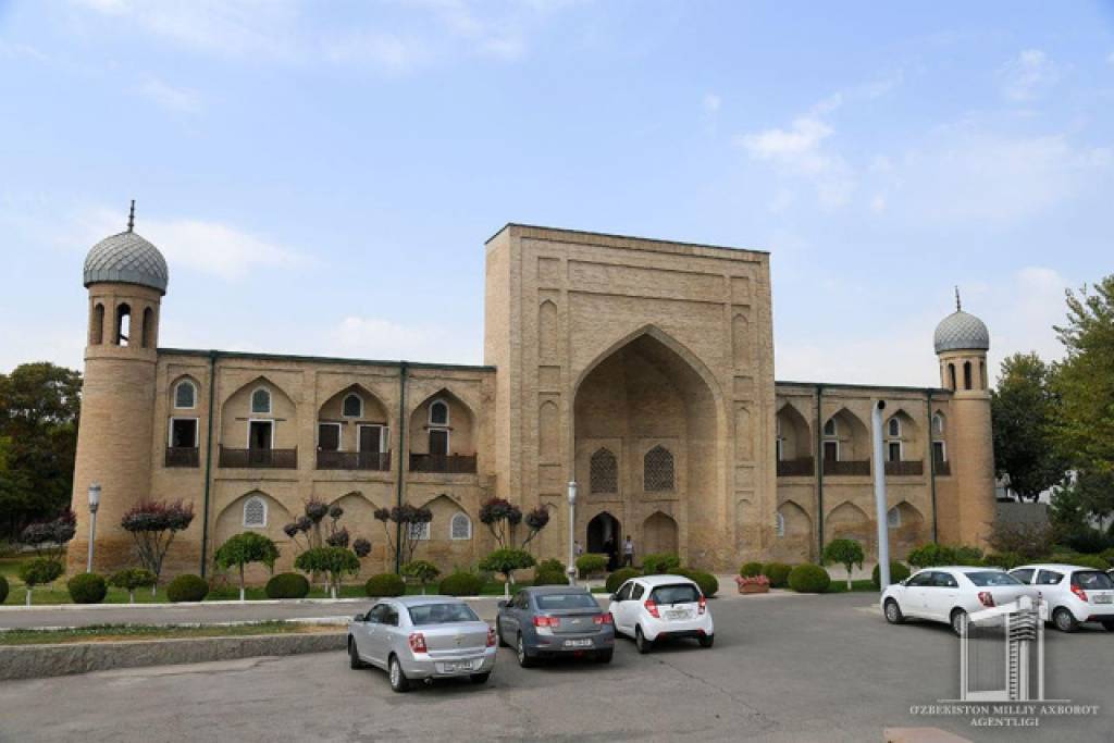 tour-to-abulqosim-madrasah