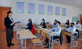 Se ha puesto en explotación la nueva escuela al lado de las nuevas casas