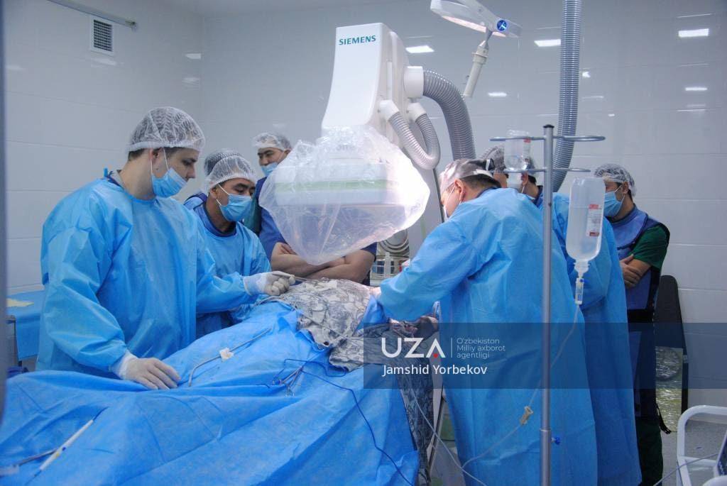 В Джизаке впервые пациенту установлен электростимулятор сердца