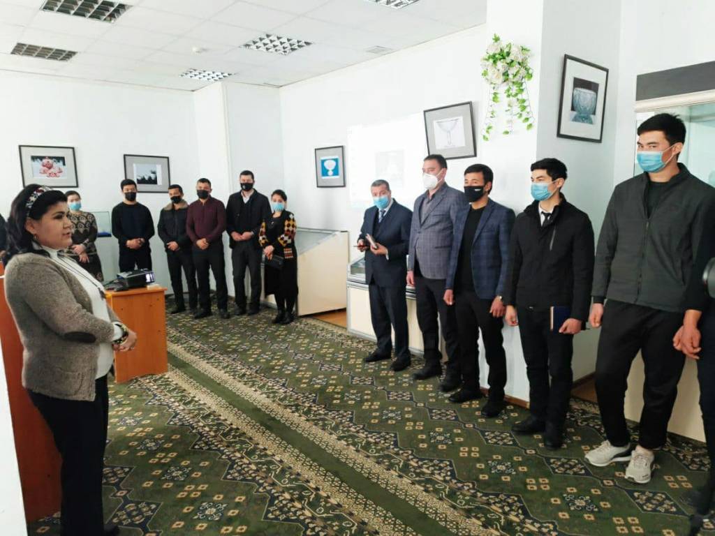 Million dollarlik oyoqlar porno film Qozogiston Qaraganda porno seks Qozoq ayol