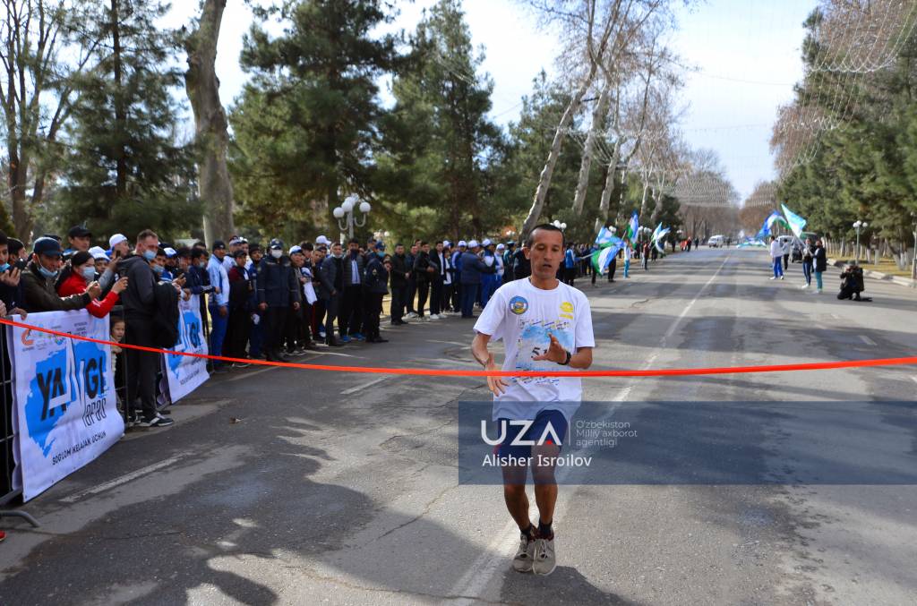 “Save Aral” yugurish marafonining uchinchi bosqichi Samarqanddan boshlandi