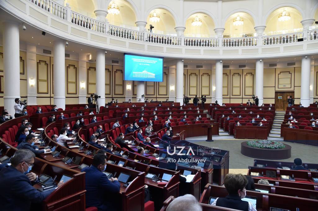 Парламент эшитуви: Соғлиқни сақлаш вазирлиги тизимида 22 миллиард сўм миқдорида қонунбузилиш ҳолатлари аниқланган