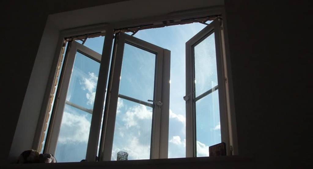 Нукус шаҳрида фуқаро ўзини тўққизинчи қаватдан ташламоқчи бўлди