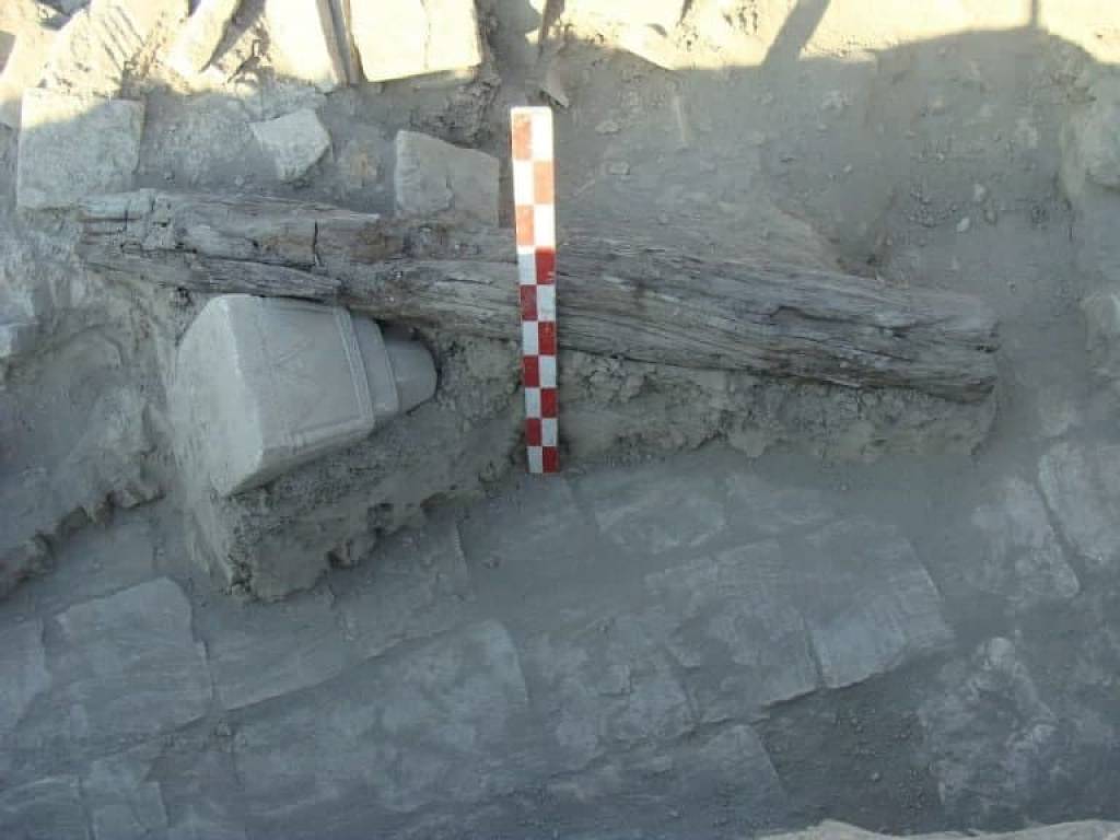 Мўйноқдан XII-XIV асрларга оид тарихий бинолар ва моддий маданият намуналари топилди