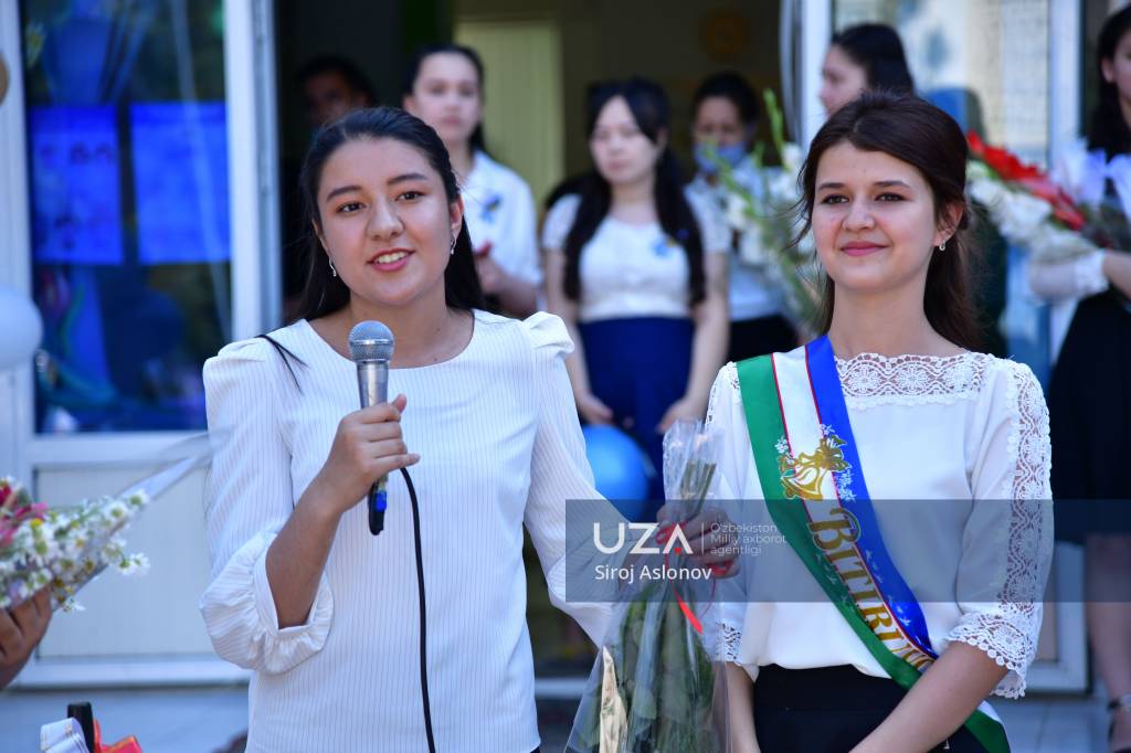 Etek ostidagi pantiesning chiroyli rasmlari