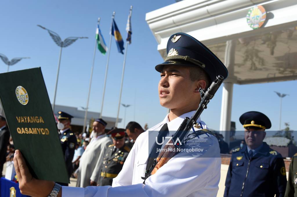 Katta kokraklarning shaxsiy porno fotosuratlari