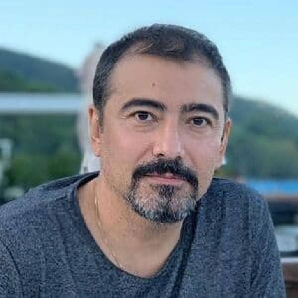 Биография фарход. Farhod saidov sarbon guruhi. Фарход худоеров. Фарход эрманов. Фарход ва сири.