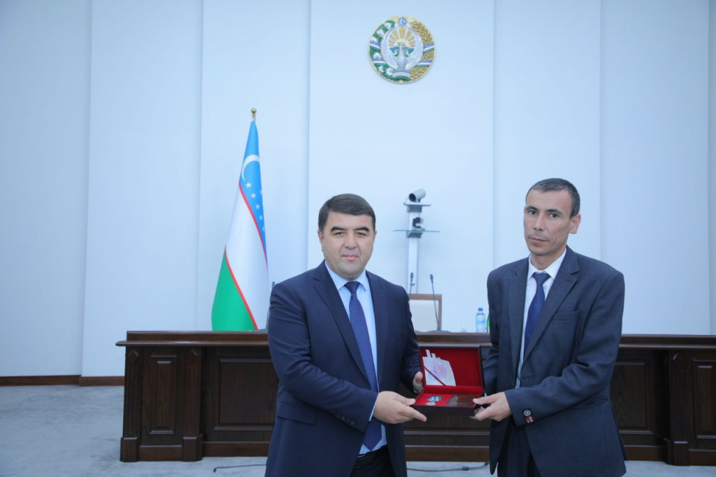 E’tirof va e’zozga munosib kasb egalari