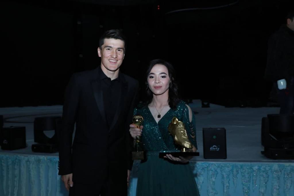 Qizlar qayerdan chayqaladi? Qizlar qayerdan chayqaladi?