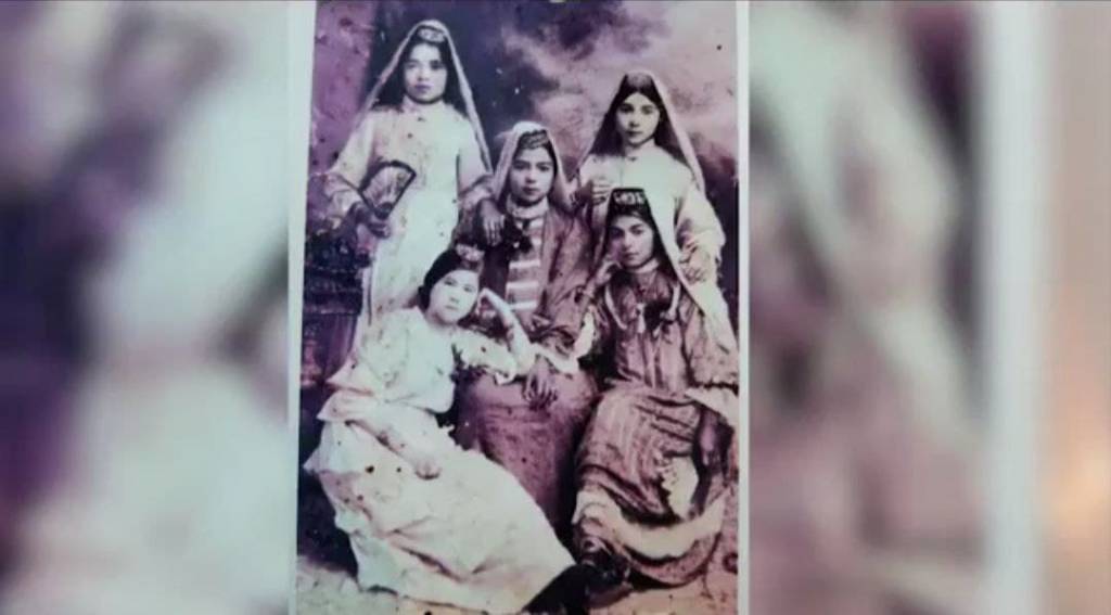 Qizlar yigitlar bilan hammomda video