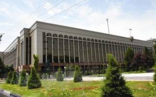 عدد المسجونين في أوزبكستان يبلغ قرابة 50 ألف مسجون