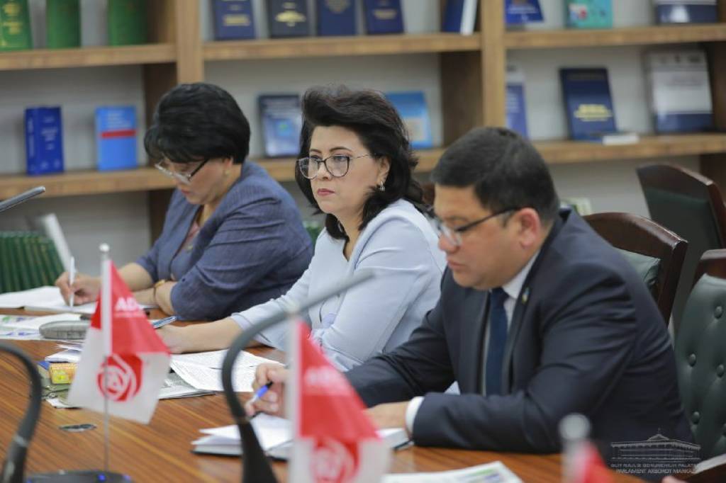 Судлар фаолиятида коррупциявий омилларнинг олди олинади﻿