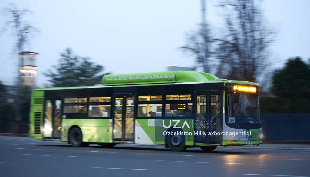 Автобусда йўл ҳақини тўламаганларга жарима 10 бараварга оширилиши таклиф этилмоқда