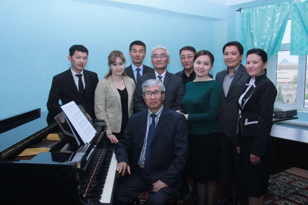 KOMPOZITOR YARATGAN IJOD BOGʻI BUGUN OʻZGACHA CHIROY OCHMOQDA