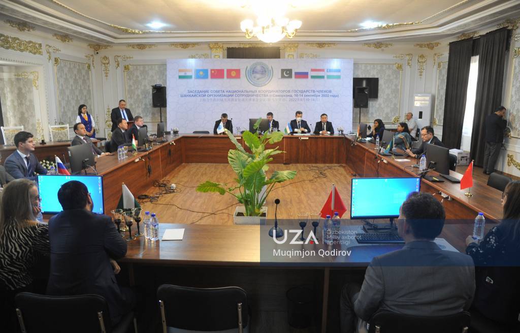 赠送上合组织峰会专用邮票