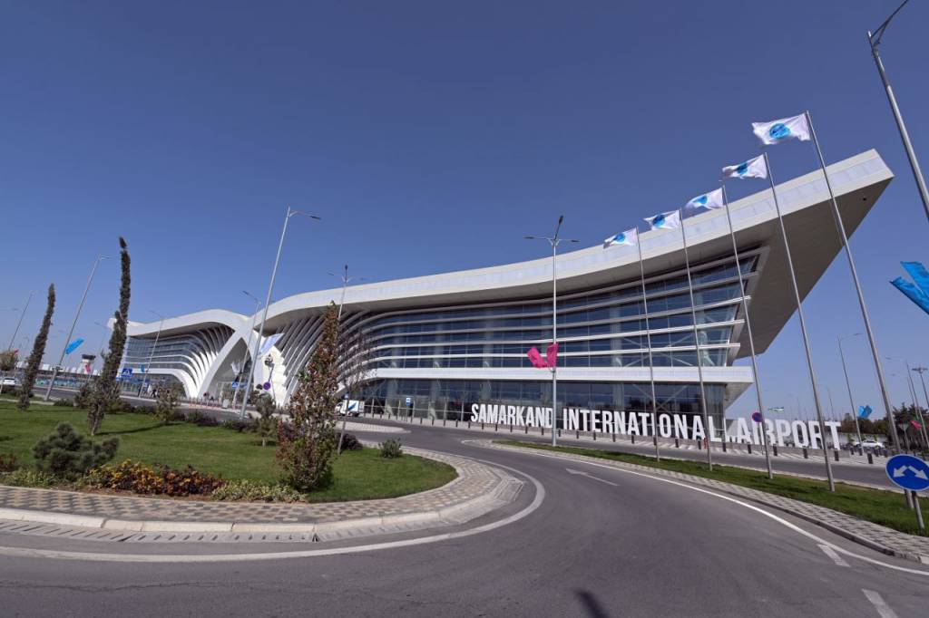 塔吉克斯坦总统访问撒马尔罕参加上合组织峰会