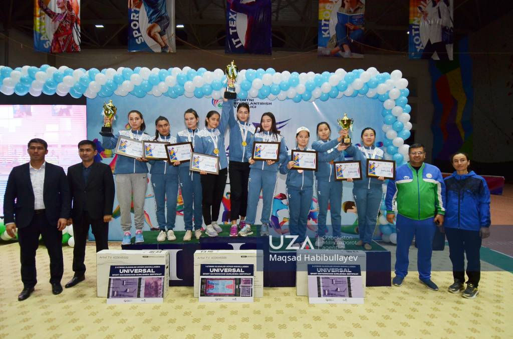 运动员在努库斯比赛