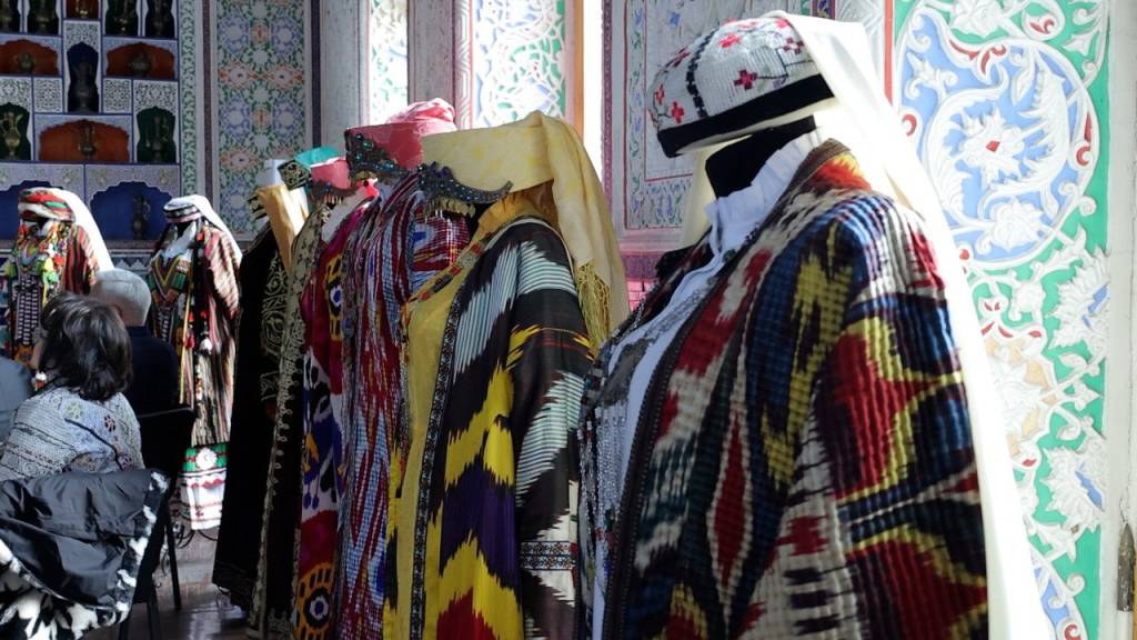 Besh azo bir ayol porno