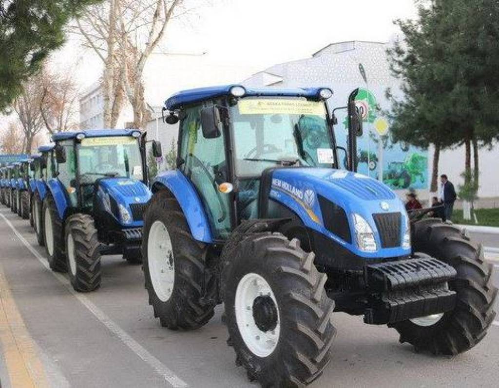 Трактор New Holland td5. New Holland td5.110. Нью Холланд трактор 110.