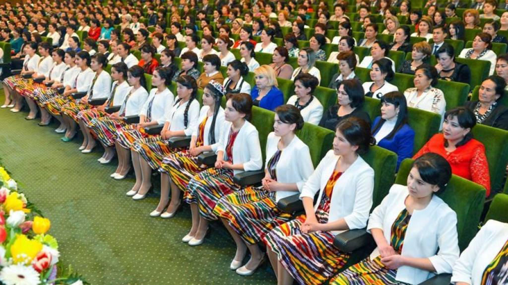 Хотин кизлар байрами. Заседание женщин Узбекистана. Узбекистон 8-март байрам.