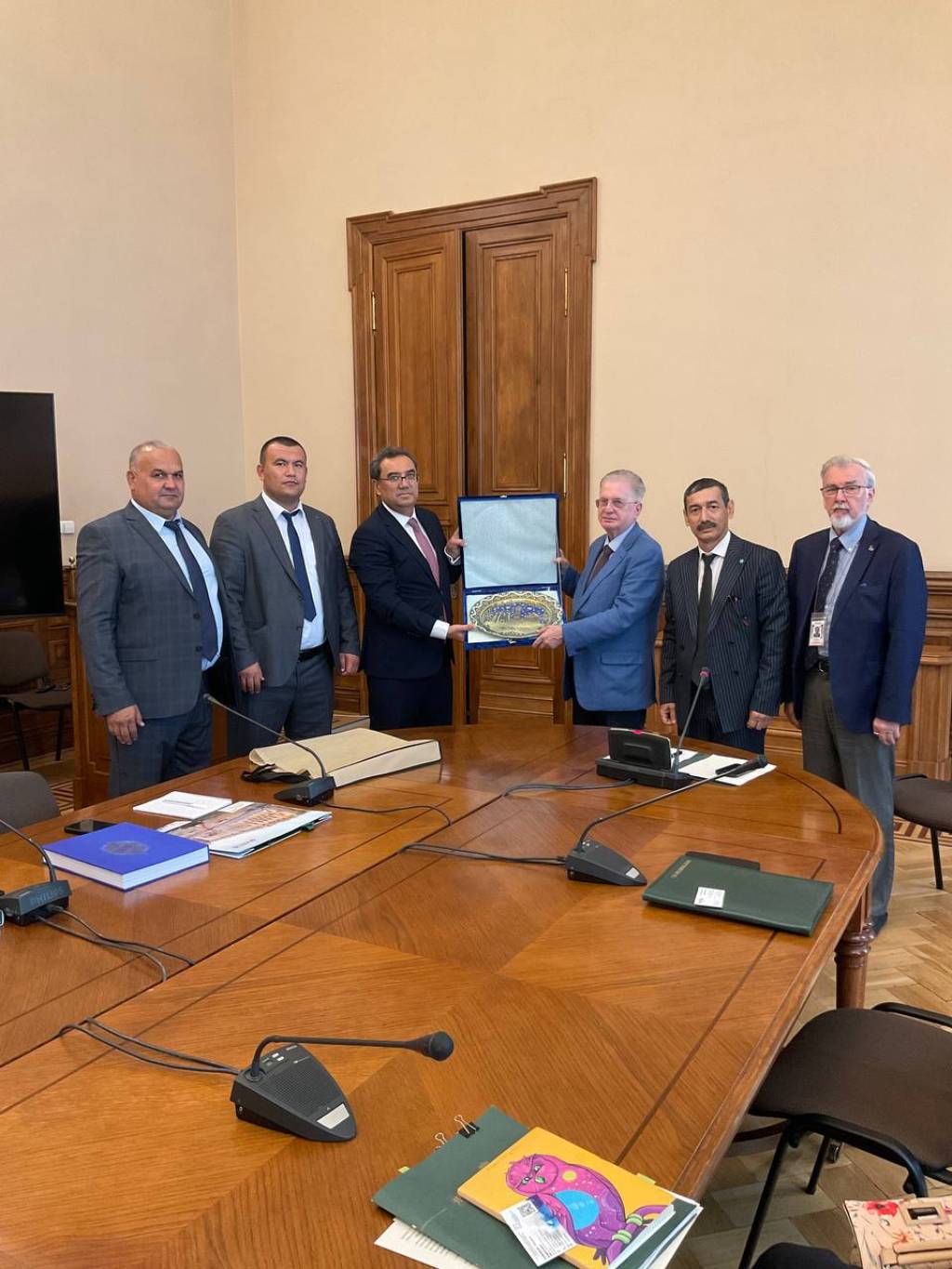 Gey birodarlik jinsiy aloqa Porno opa tasodifan akasini yoldan ozdirdi