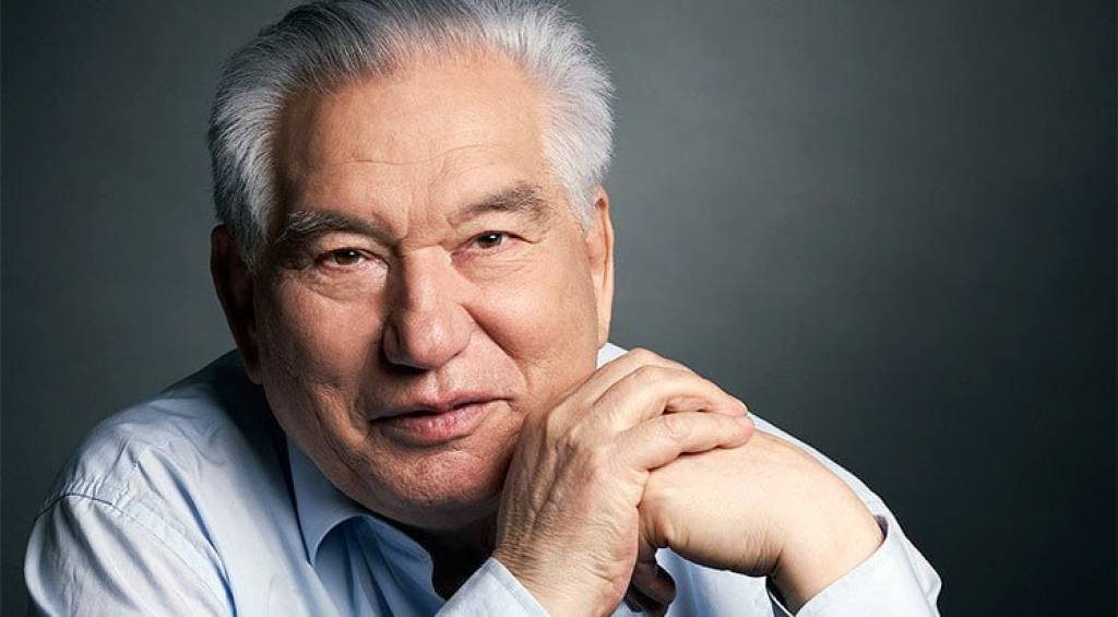 Инсониятни эзгуликка, огоҳликка ундаган адиб