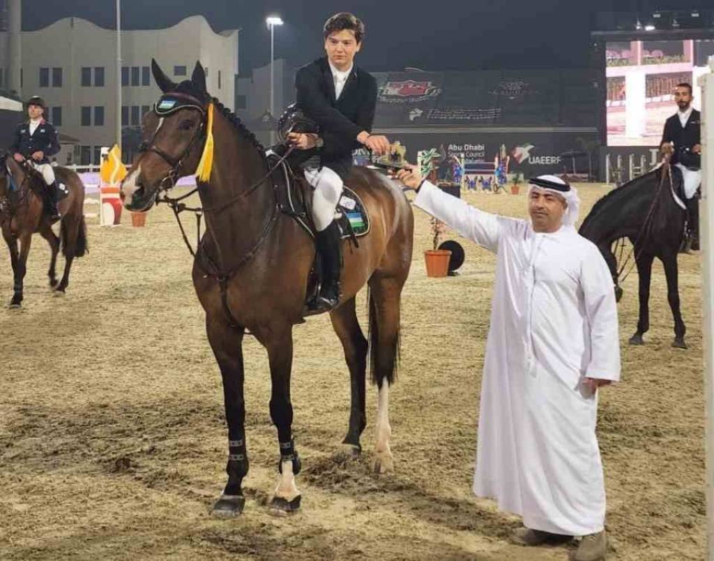 我们的骑手在阿布扎比获奖