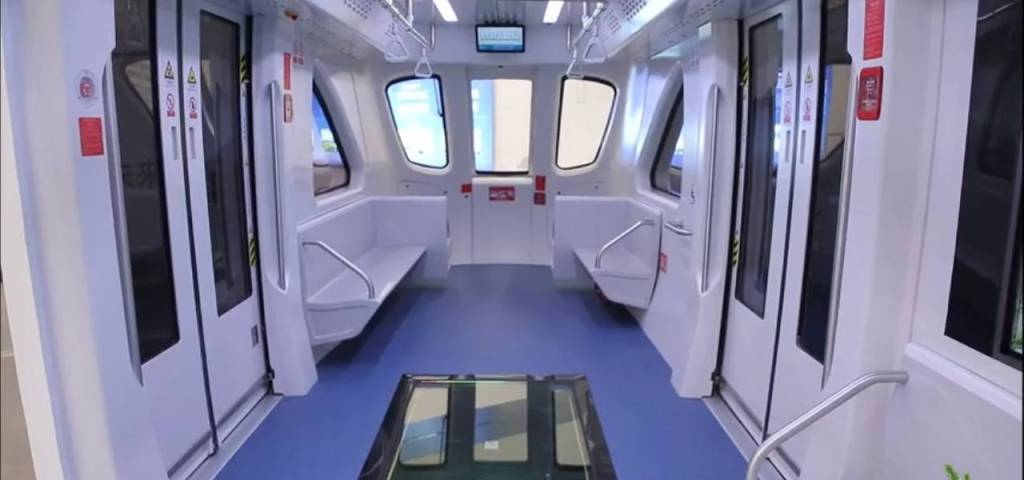 Porno onlayn qoshiq Paypoq kiygan oriq sargish, video