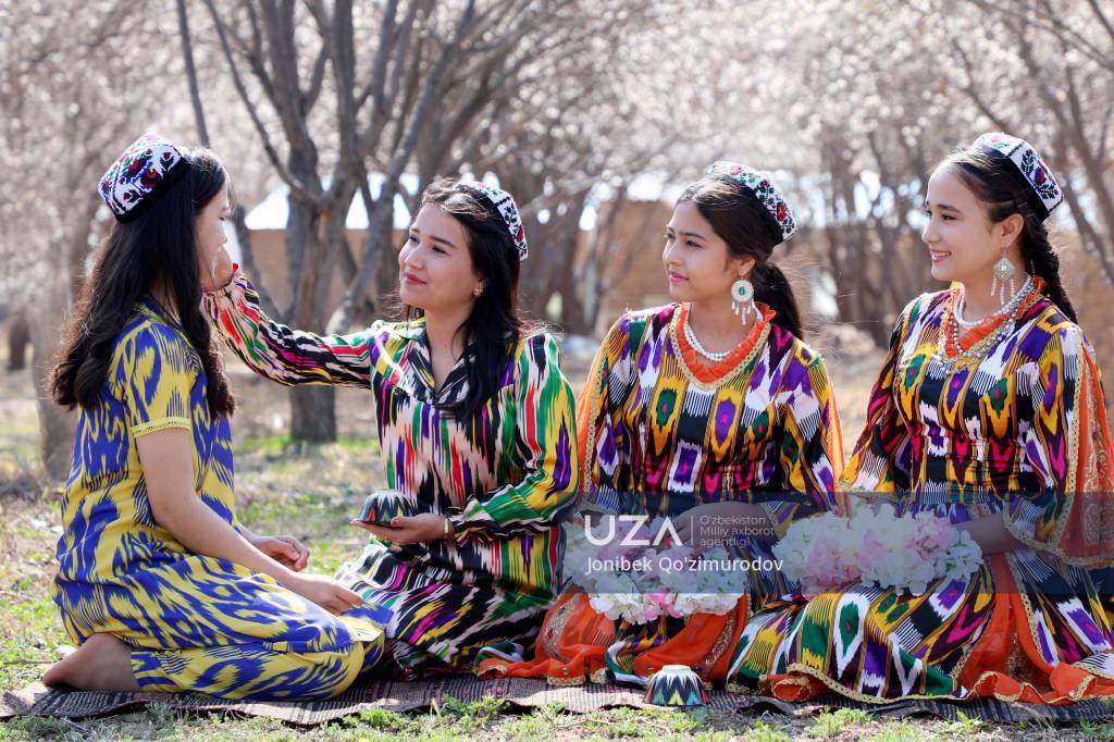 Qanday qilib biz onlayn sikamiz Suratdagi gozal rus mushuki