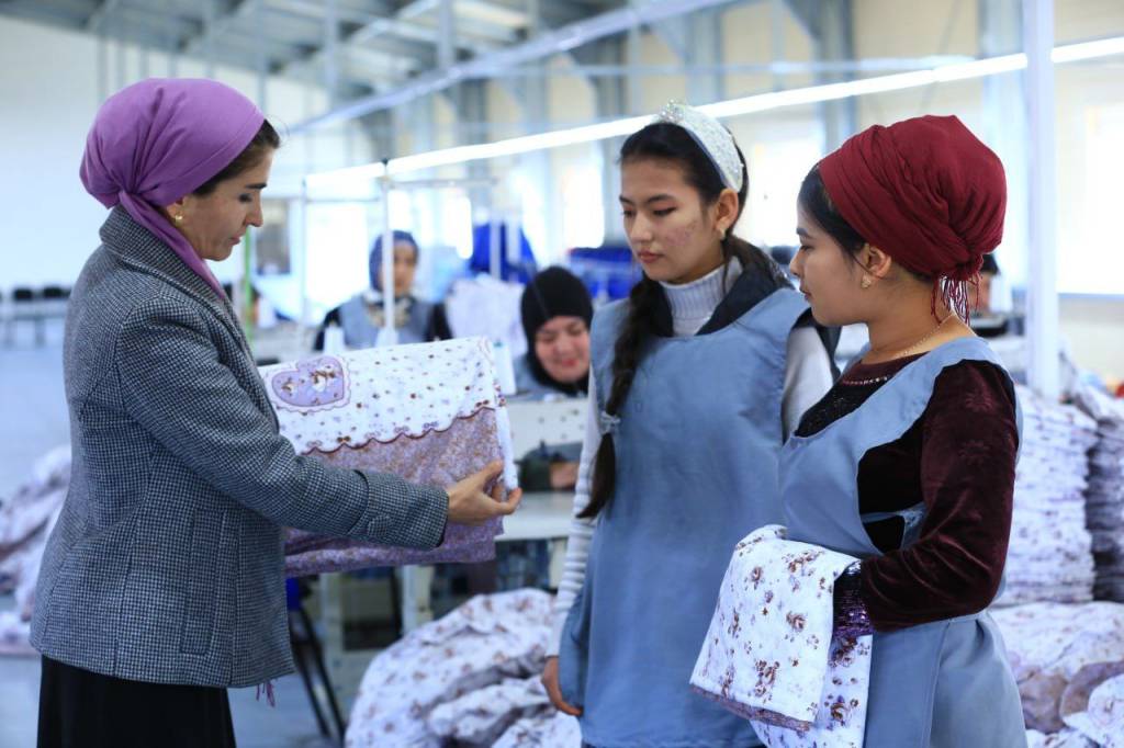 Qisqichbaqasimon qoramagizlar ishtirokidagi porno videolar Uygurcha yalangoch suratlar