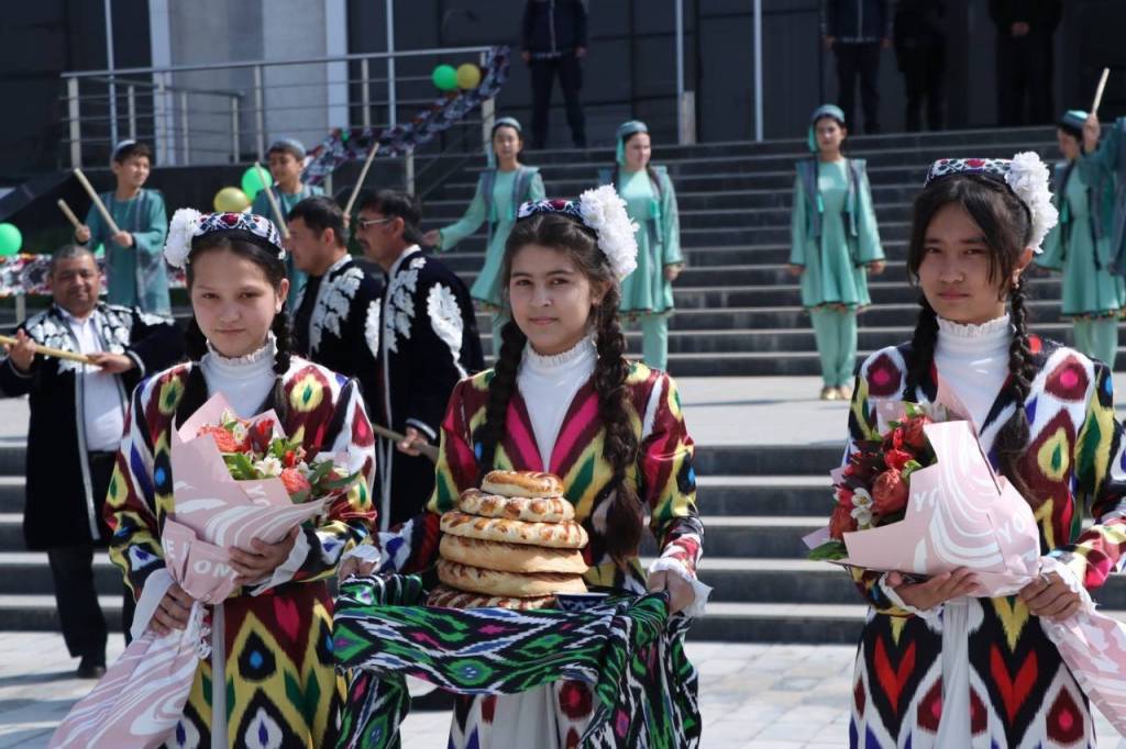 Er uchun boglangan porno video