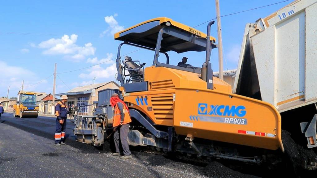 yo visto asi adidas shoes