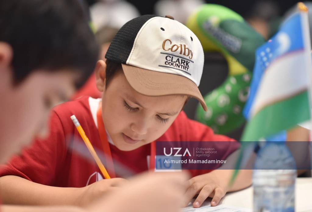 Juda uyatchan qizlarning pornosini tomosha qiling