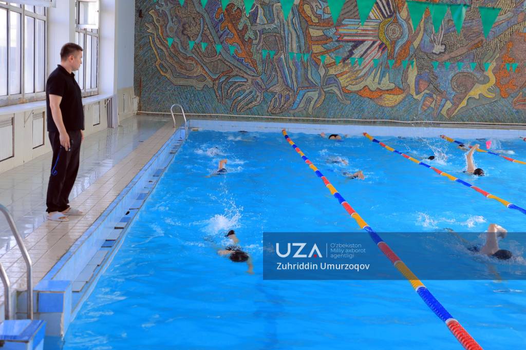 Xotinimni internetda porno tomosha qilayotganda tutdim