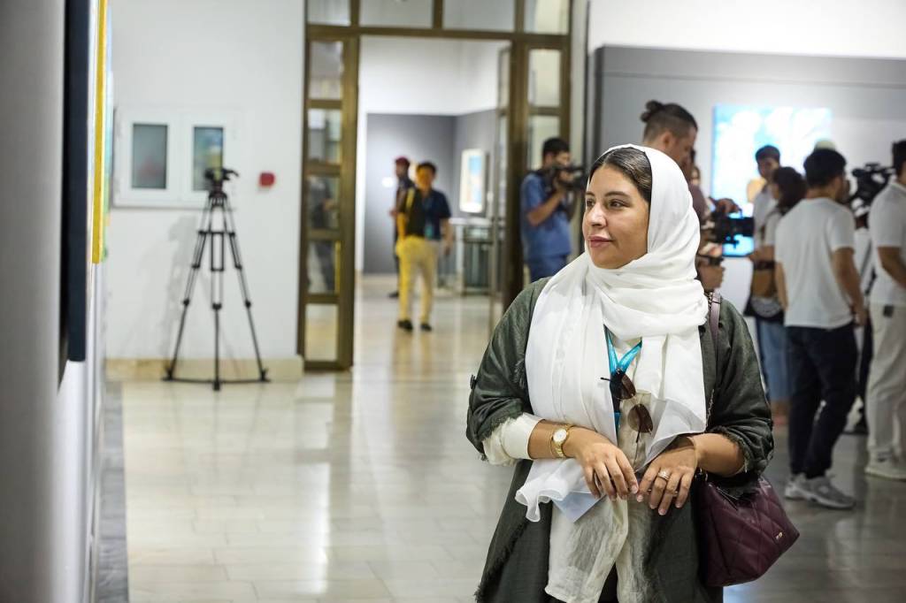 Jinsiy busty kotiblar