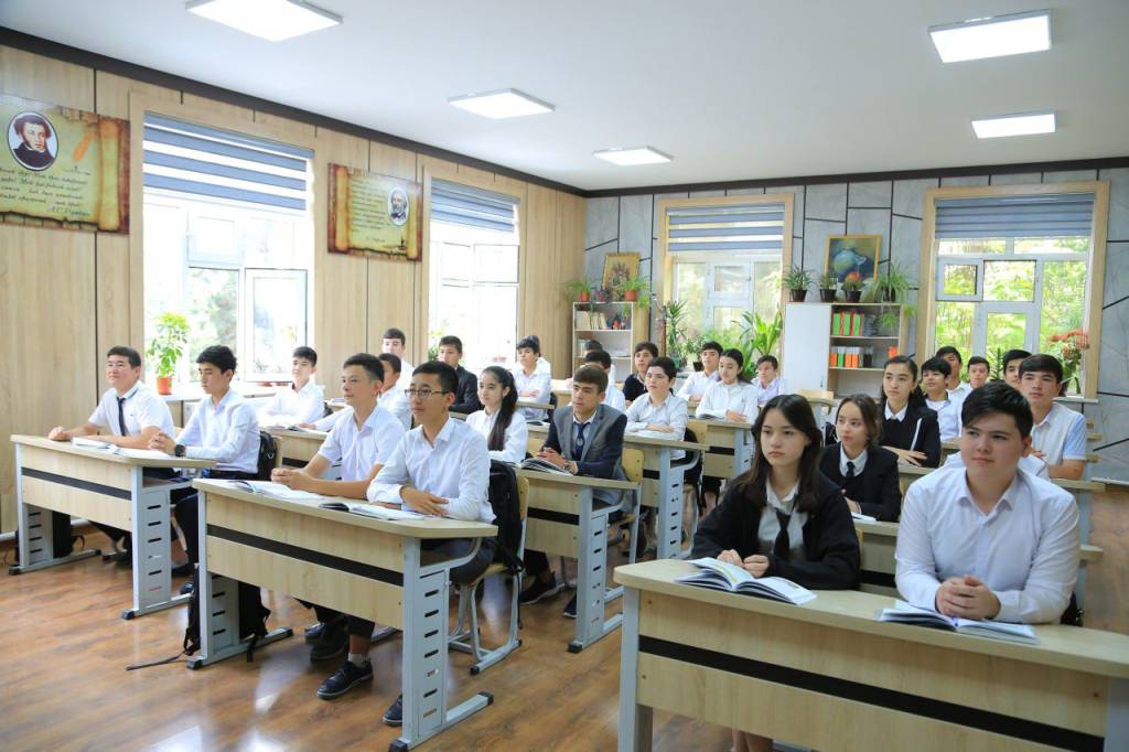 O‘quvchilar formasiga oid tartiblar har bir maktabning ichki Nizomida belgilangan