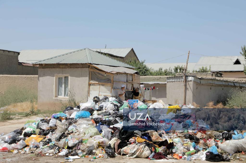 Жиззах шаҳридаги чиқинди уюмлари ҳақида мутасаддилар нима дейди?