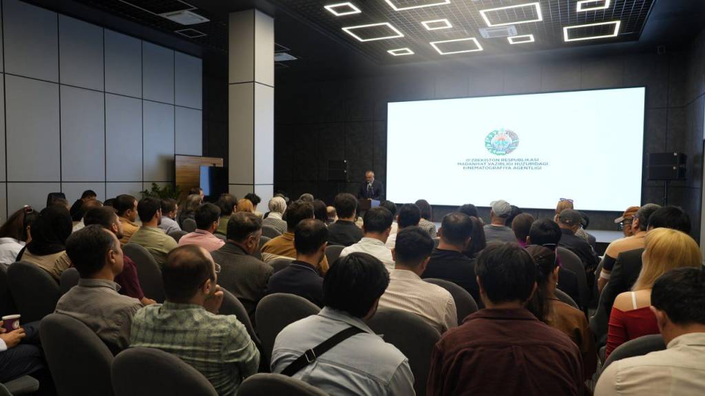 Xochga mixlangan va sikilgan porno video Retro boyqush porno