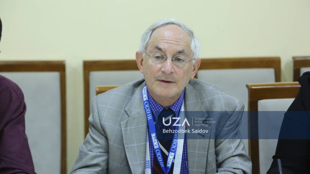 Xalqaro kuzatuvchilar hududiy saylov komissiyasida bo‘ldi