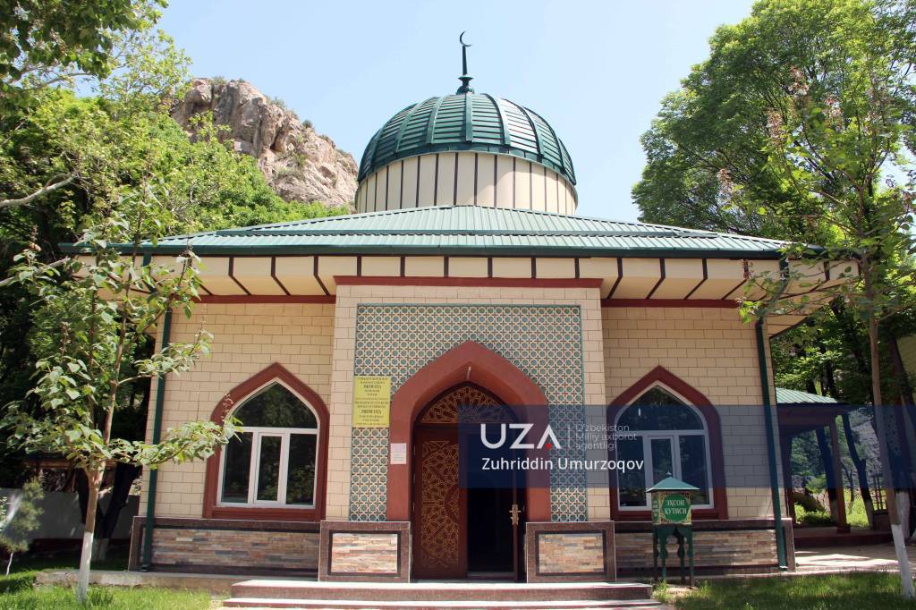 “Имом ота” зиёратгоҳи