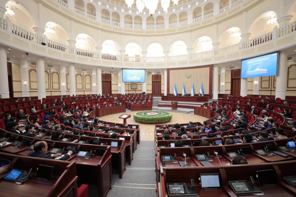 2025 йил учун асосий молиявий ҳужжат лойиҳаси қабул қилинди